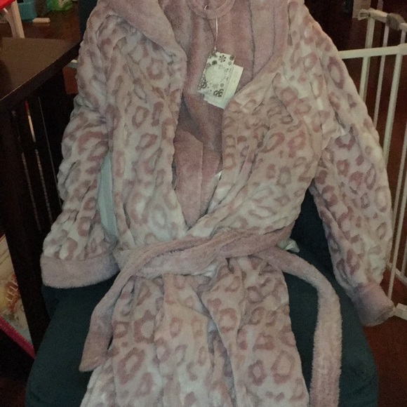 Lights off Robe - Picture 6 of 6